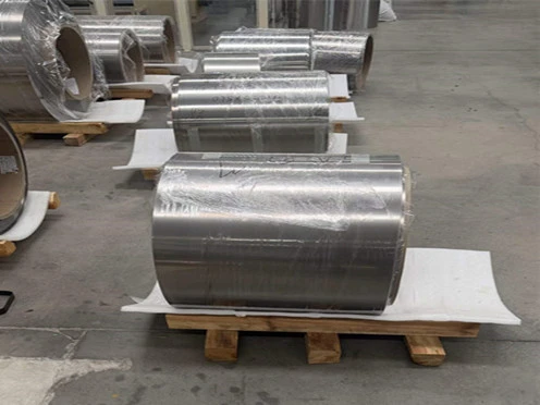 Foil material Foil material
